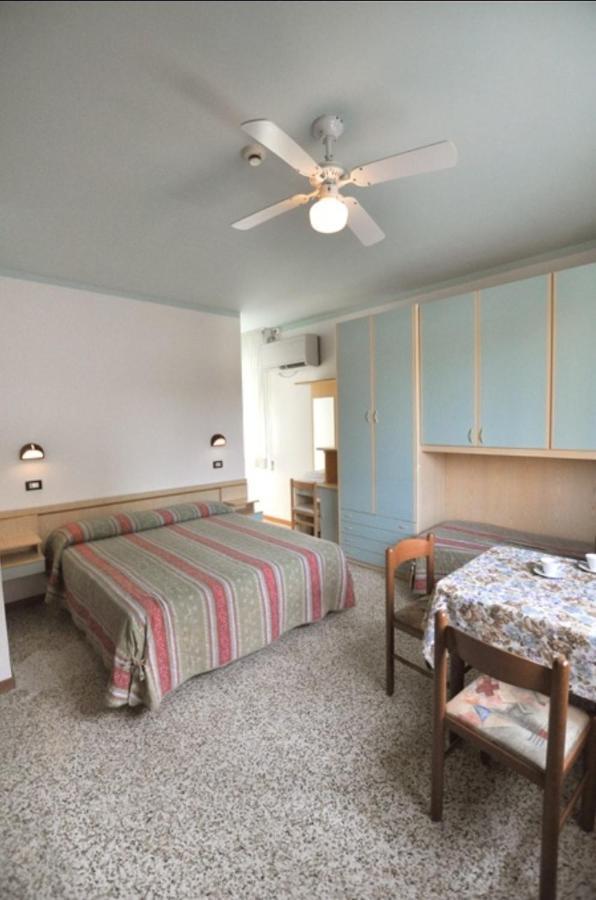 Hotel Residence Villa Lily Cesenatico Kültér fotó